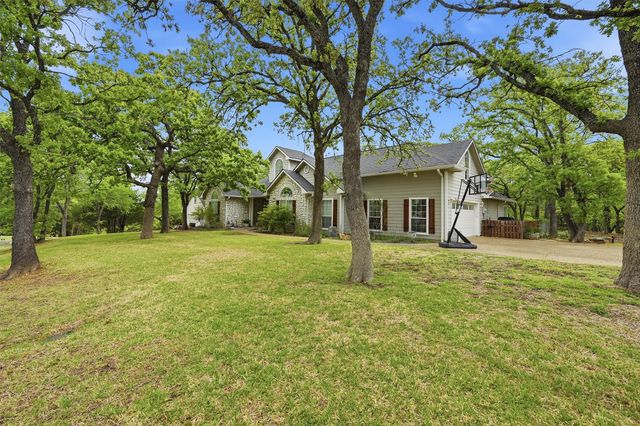 106 Shoshone Drive, Lake Kiowa, TX 76240