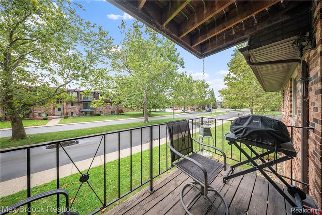 315 Riviera Drive 74, St. Clair Shores, MI 48080