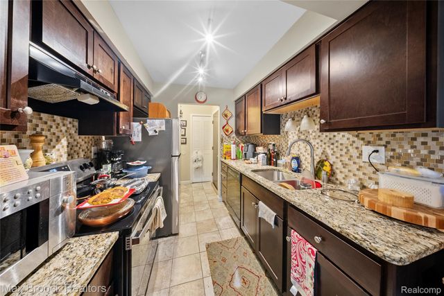 315 Riviera Drive 74, St. Clair Shores, MI 48080