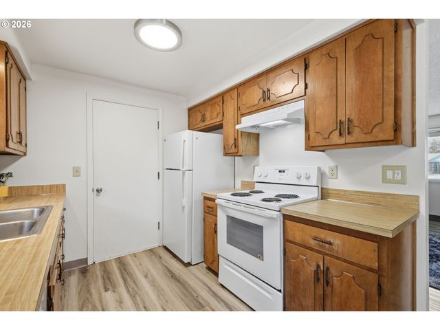 1575 JUHL St, Eugene, OR 97402