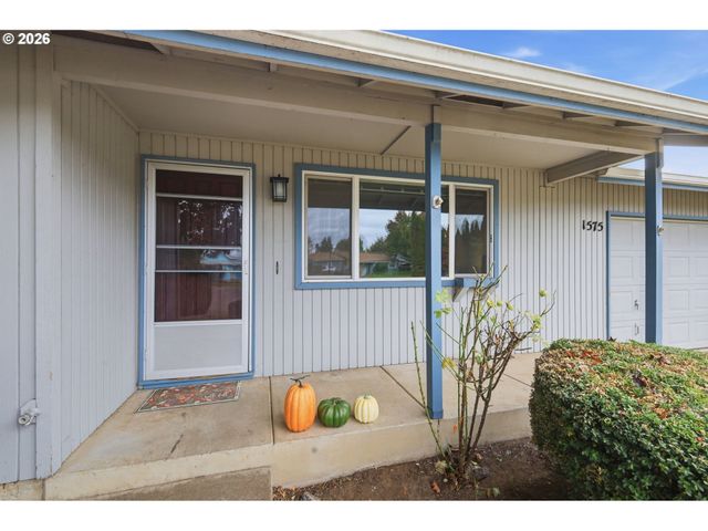 1575 JUHL St, Eugene, OR 97402