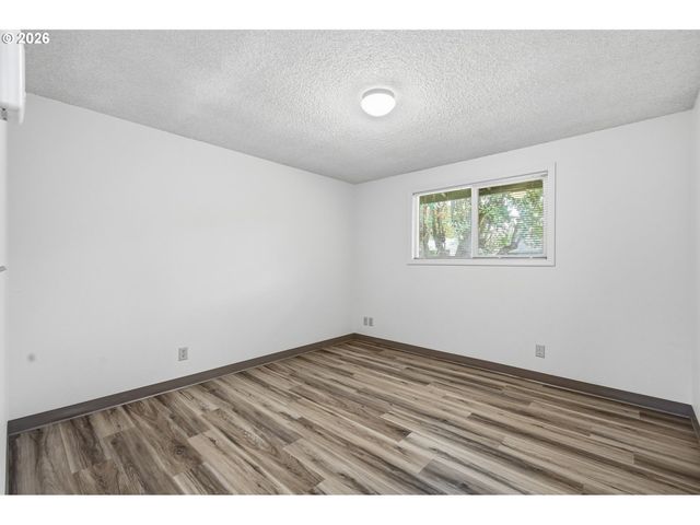 1575 JUHL St, Eugene, OR 97402