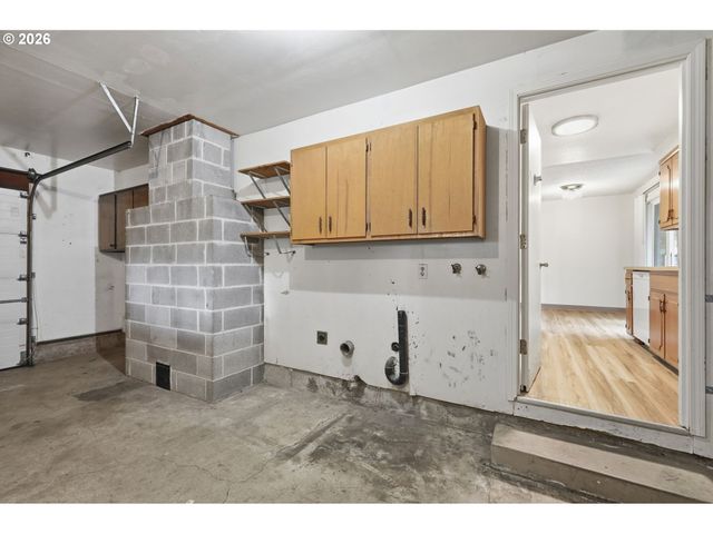 1575 JUHL St, Eugene, OR 97402