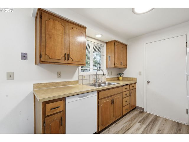 1575 JUHL St, Eugene, OR 97402