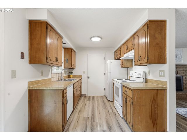 1575 JUHL St, Eugene, OR 97402
