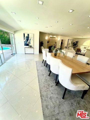 1416 Pandora Avenue, Los Angeles, CA 90024