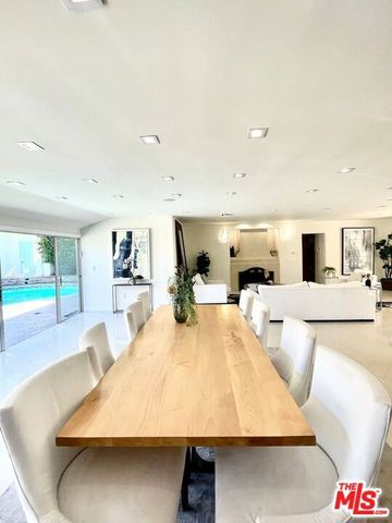 1416 Pandora Avenue, Los Angeles, CA 90024