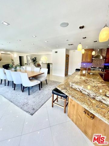 1416 Pandora Avenue, Los Angeles, CA 90024