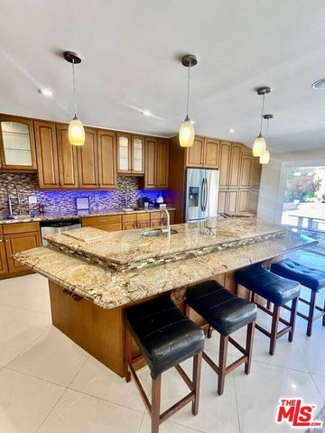 1416 Pandora Avenue, Los Angeles, CA 90024