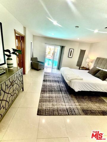 1416 Pandora Avenue, Los Angeles, CA 90024