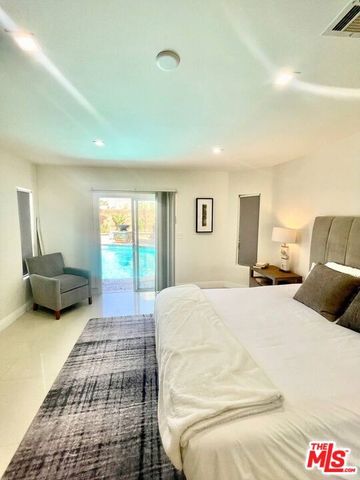 1416 Pandora Avenue, Los Angeles, CA 90024