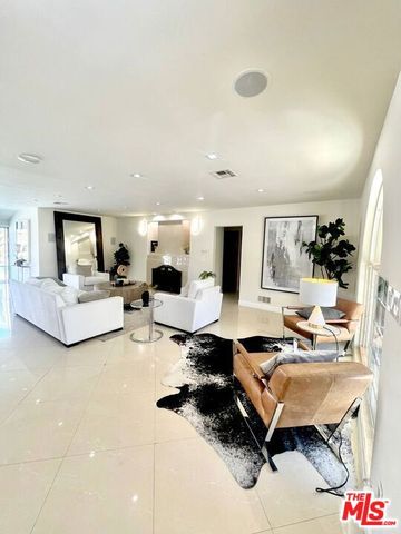 1416 Pandora Avenue, Los Angeles, CA 90024