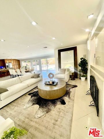 1416 Pandora Avenue, Los Angeles, CA 90024