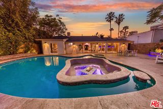 1416 Pandora Avenue, Los Angeles, CA 90024