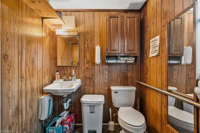 620 National Highway, Thomasville, NC 27360