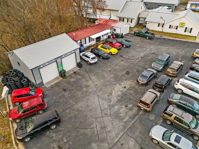 620 National Highway, Thomasville, NC 27360