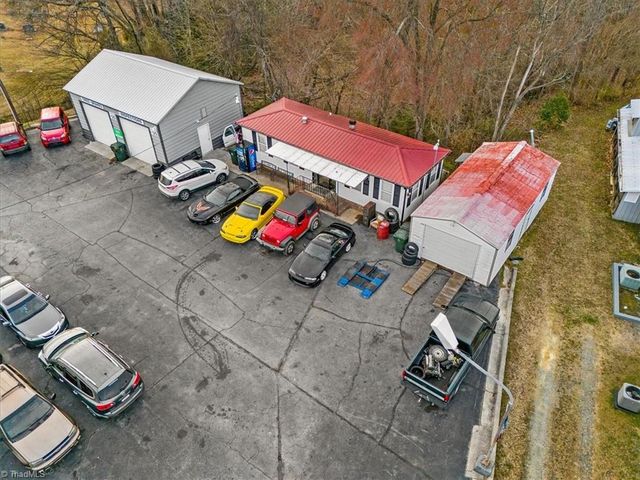 620 National Highway, Thomasville, NC 27360