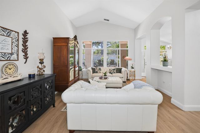 7240 Pineschi Pl, Roseville, CA 95747
