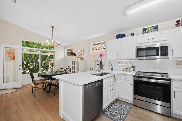 7240 Pineschi Pl, Roseville, CA 95747