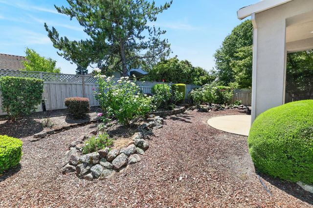 7240 Pineschi Pl, Roseville, CA 95747