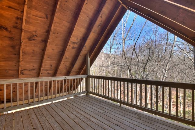 811 Mangums Trail, Blue Ridge, GA 30513