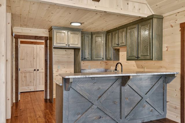 811 Mangums Trail, Blue Ridge, GA 30513