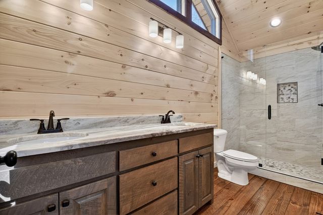 811 Mangums Trail, Blue Ridge, GA 30513