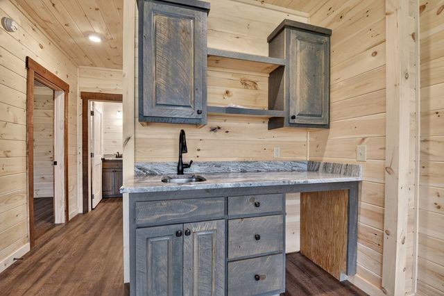 811 Mangums Trail, Blue Ridge, GA 30513