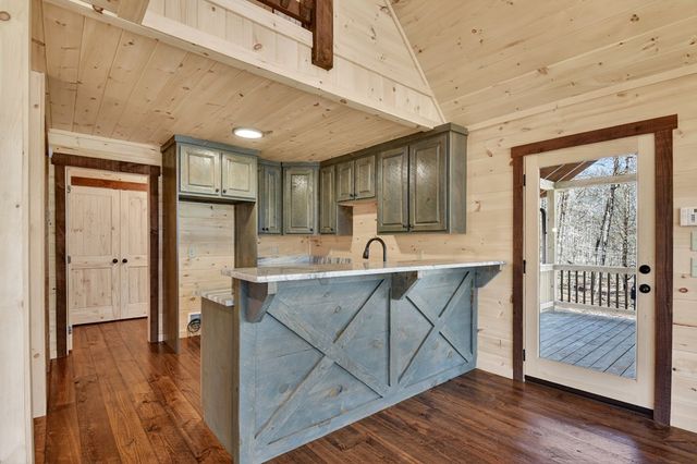 811 Mangums Trail, Blue Ridge, GA 30513