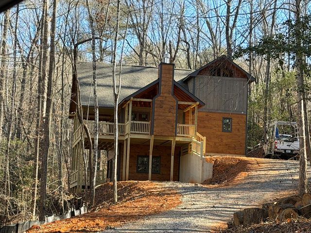 811 Mangums Trail, Blue Ridge, GA 30513