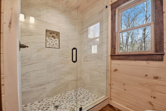 811 Mangums Trail, Blue Ridge, GA 30513