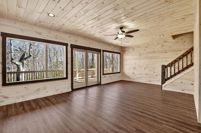 811 Mangums Trail, Blue Ridge, GA 30513