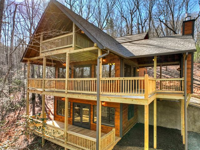 811 Mangums Trail, Blue Ridge, GA 30513