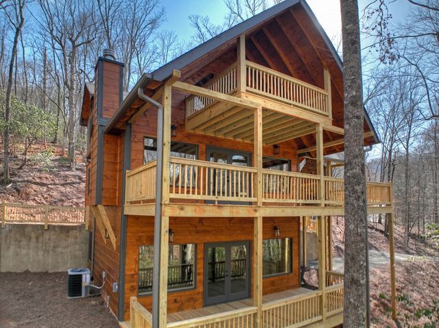 811 Mangums Trail, Blue Ridge, GA 30513