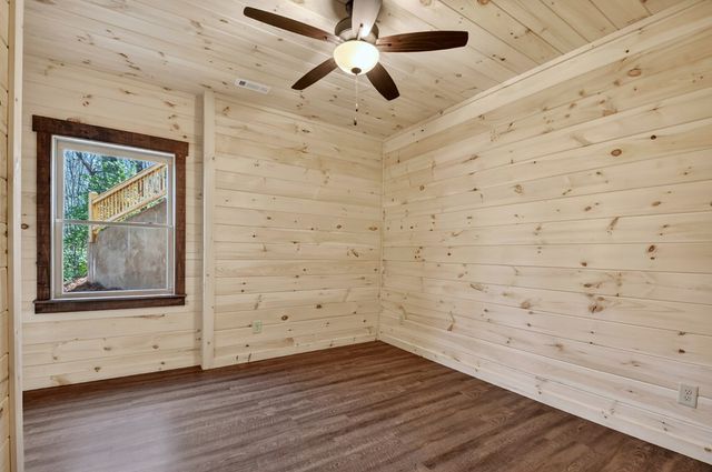 811 Mangums Trail, Blue Ridge, GA 30513
