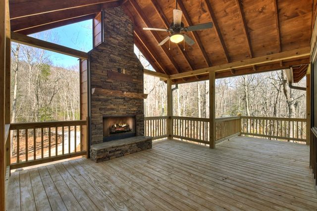 811 Mangums Trail, Blue Ridge, GA 30513