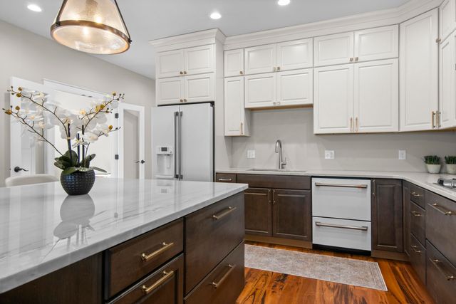 762 N Waypoint Circle, Suttons Bay Twp, MI 49682