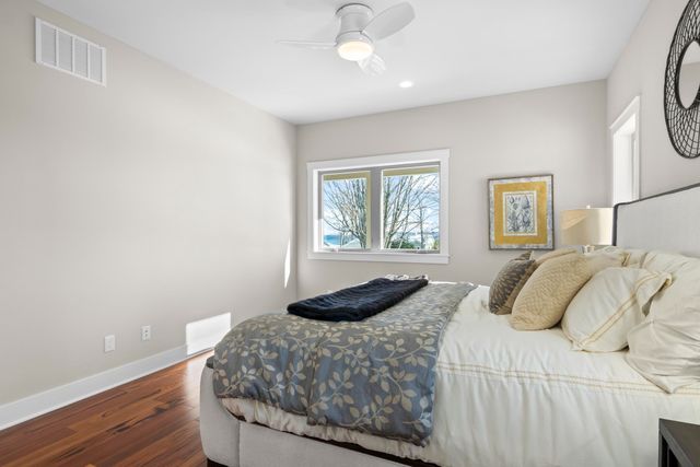 762 N Waypoint Circle, Suttons Bay Twp, MI 49682