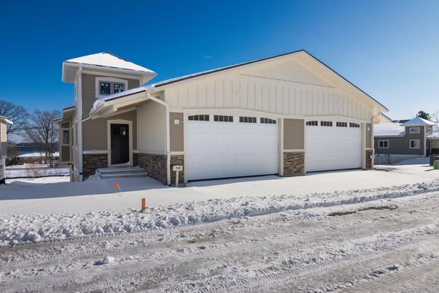 762 N Waypoint Circle, Suttons Bay Twp, MI 49682