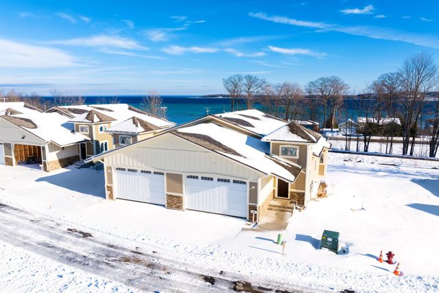 762 N Waypoint Circle, Suttons Bay Twp, MI 49682