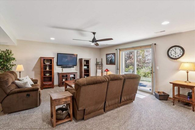 703 American Pharaoh Drive, Iowa City, IA 52240