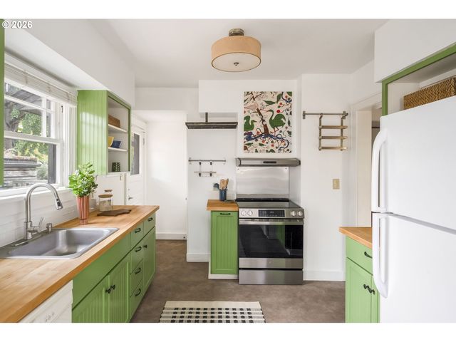 2433 N HUMBOLDT St, Portland, OR 97217