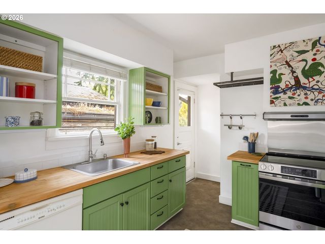 2433 N HUMBOLDT St, Portland, OR 97217