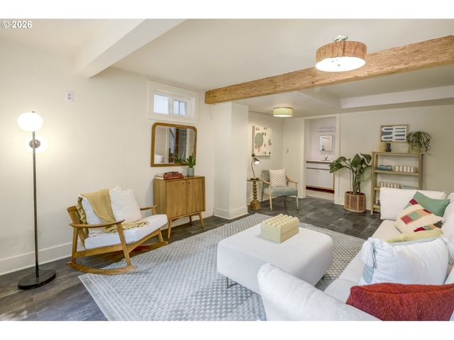2433 N HUMBOLDT St, Portland, OR 97217