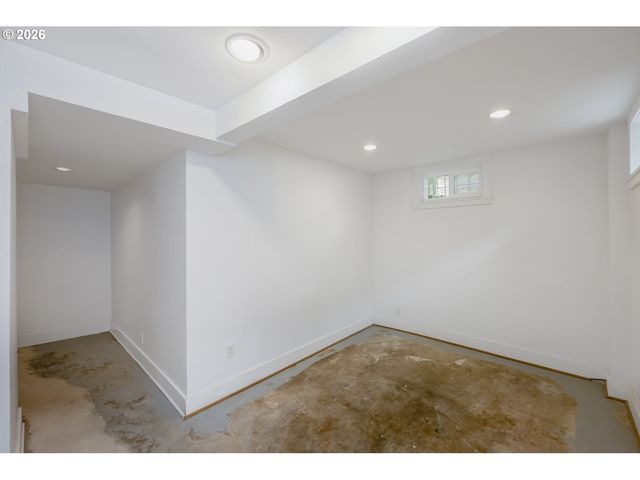 2433 N HUMBOLDT St, Portland, OR 97217