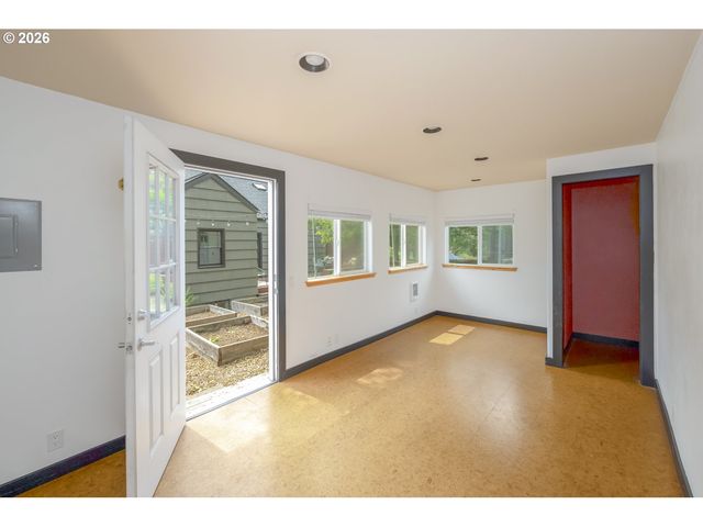 2433 N HUMBOLDT St, Portland, OR 97217