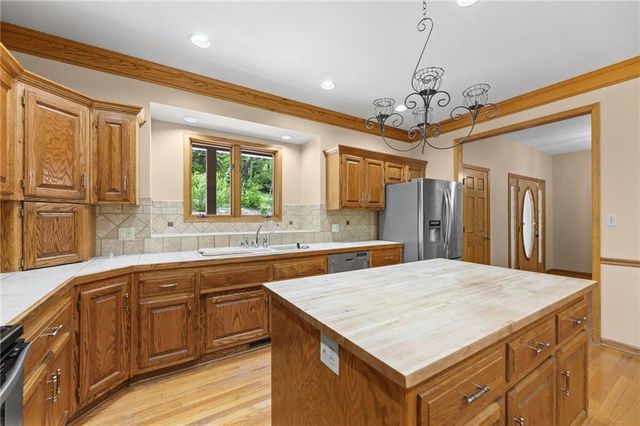 1152 N 1100 Road, Lawrence, KS 66047
