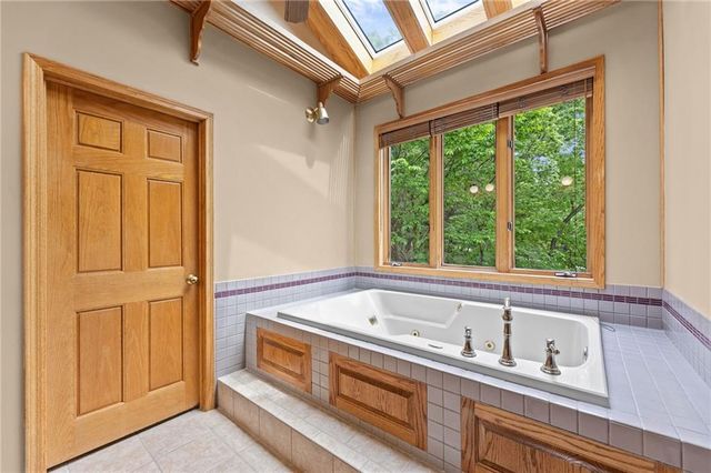 1152 N 1100 Road, Lawrence, KS 66047
