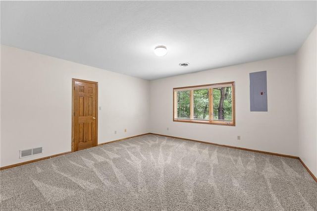 1152 N 1100 Road, Lawrence, KS 66047