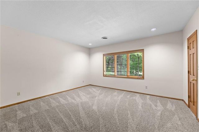 1152 N 1100 Road, Lawrence, KS 66047